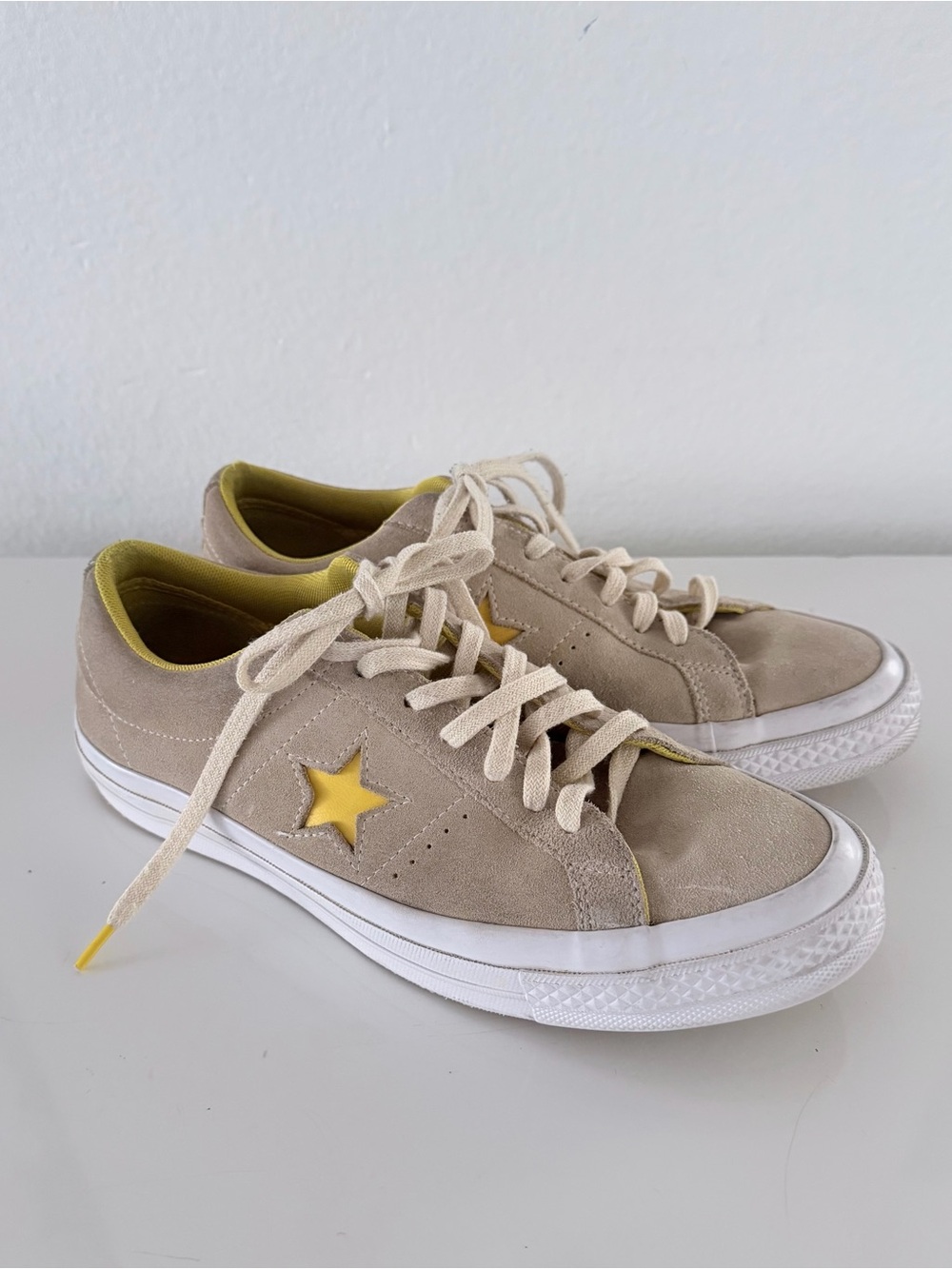 Converse Suede One Star Sneakers in Beige with Yellow Star